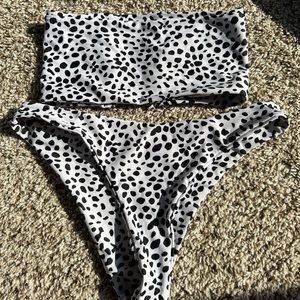 SHEIN Black & White Strapless Bikini - Size Small